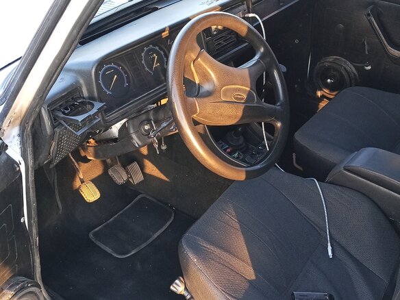 2001 Lada (ВАЗ) 2107, белый, 80000 рублей - вид 11
