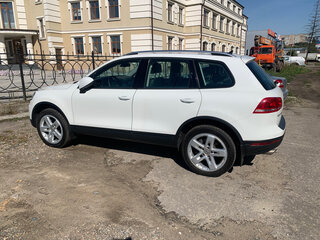 2015 Volkswagen Touareg II Рестайлинг, белый, 2700000 рублей, вид 4