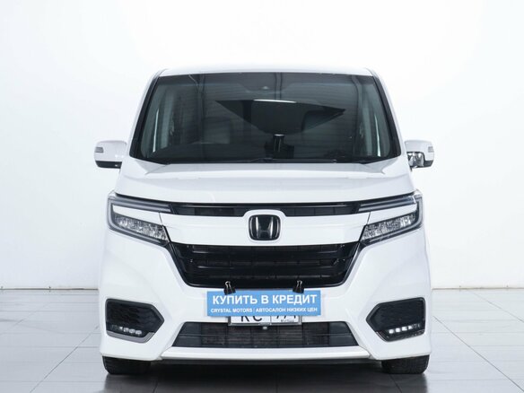 2018 Honda Stepwgn V Рестайлинг, белый, 2579000 рублей - вид 1
