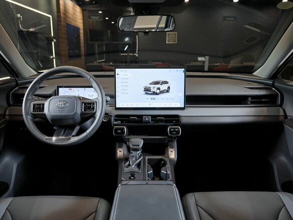 2026 Toyota RAV4 VI (XA60), чёрный - вид 27