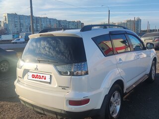2011 Mitsubishi Outlander II Рестайлинг, белый, 799000 рублей, вид 5