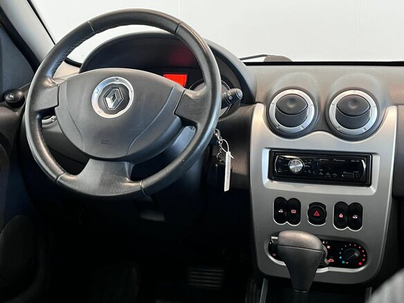 2010 Renault Sandero I, бежевый, 775000 рублей - вид 10