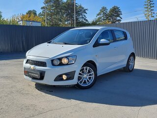 2014 Chevrolet Aveo II, белый, 599000 рублей, вид 1