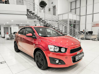 2013 Chevrolet Aveo II, красный, 370000 рублей, вид 3