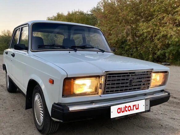 2005 Lada (ВАЗ) 2107, белый, 180000 рублей