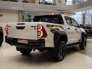 2025 Toyota Hilux VIII Рестайлинг 2, белый, 7685000 рублей, вид 4