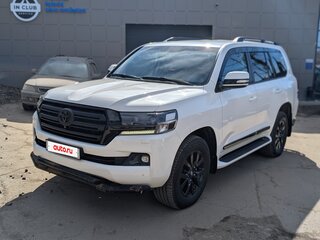2017 Toyota Land Cruiser 200 Series Рестайлинг 2, белый, 5015000 рублей, вид 1