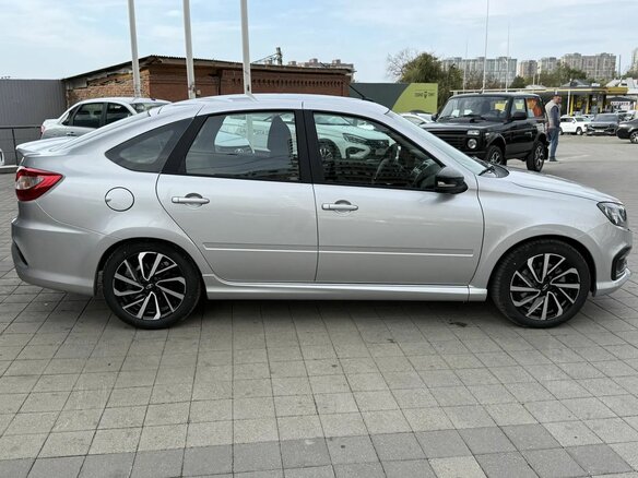 2026 Lada (ВАЗ) Granta Sport I Рестайлинг, серебристый, 1697000 рублей - вид 3