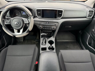 2019 Kia Sportage IV Рестайлинг, серебристый, 1890000 рублей, вид 3