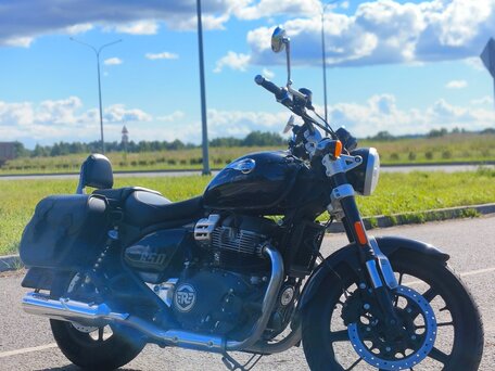 2024 Royal Enfield Super Meteor, чёрный, 660000 рублей, вид 2