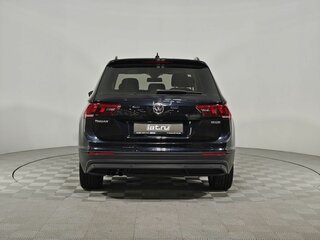 2020 Volkswagen Tiguan II, чёрный, 2349000 рублей, вид 4