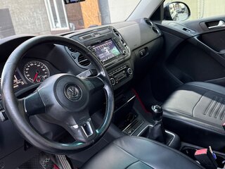 2012 Volkswagen Tiguan I Рестайлинг, чёрный, 800000 рублей, вид 4