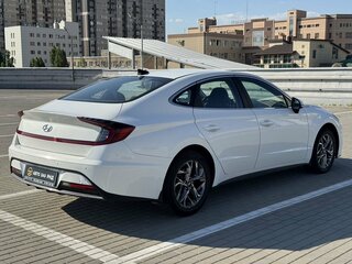 2021 Hyundai Sonata VIII (DN8), белый, 1560000 рублей, вид 3