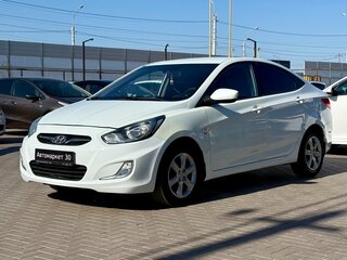 2012 Hyundai Solaris I, белый, 679990 рублей, вид 3