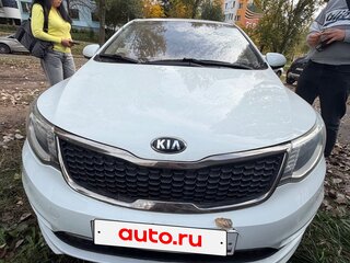2016 Kia Rio III Рестайлинг, белый, 850000 рублей, вид 1