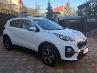 2019 Kia Sportage IV Рестайлинг, белый, 2600000 рублей, вид 5