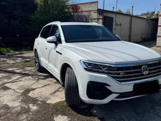 2019 Volkswagen Touareg III, белый, 4400000 рублей, вид 1