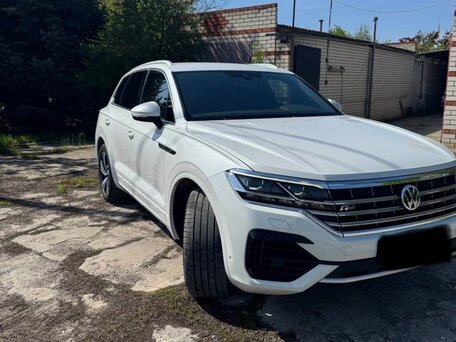 2019 Volkswagen Touareg III, белый, 4400000 рублей, вид 1