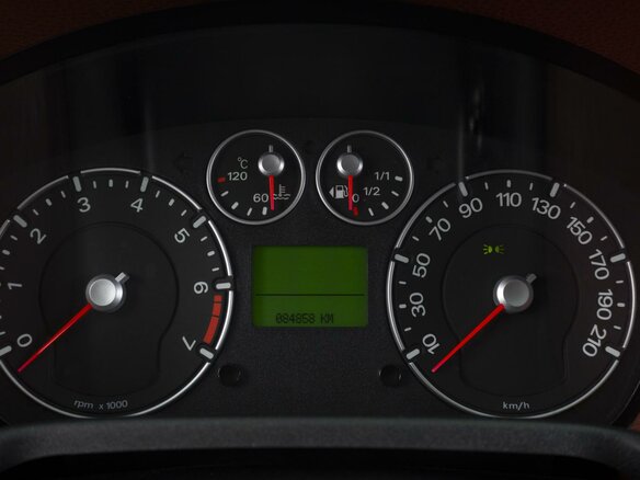 2006 Ford Fiesta Mk5, красный - вид 14