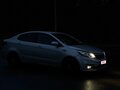 2015 Kia Rio III Рестайлинг, серебристый, 700000 рублей - вид 2