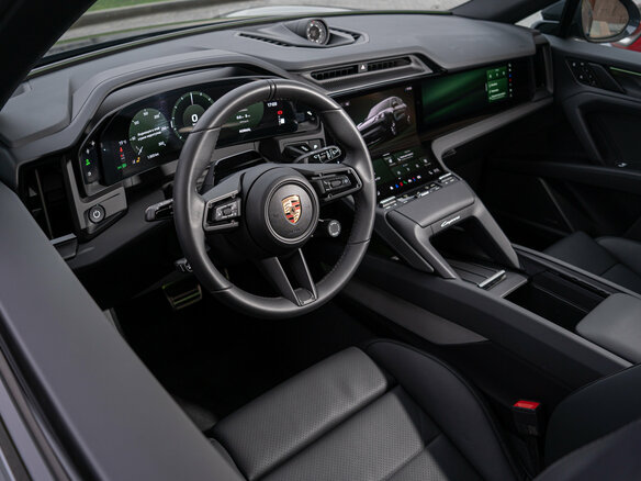 2026 Porsche Cayenne Electric IV, серый, 24490000 рублей - вид 12