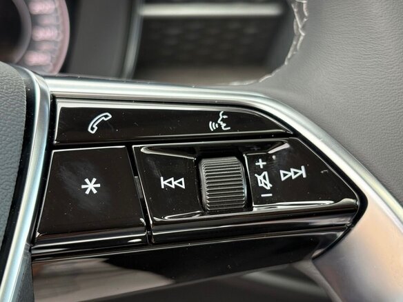 2026 Audi Q6 40 TFSI, чёрный - вид 15