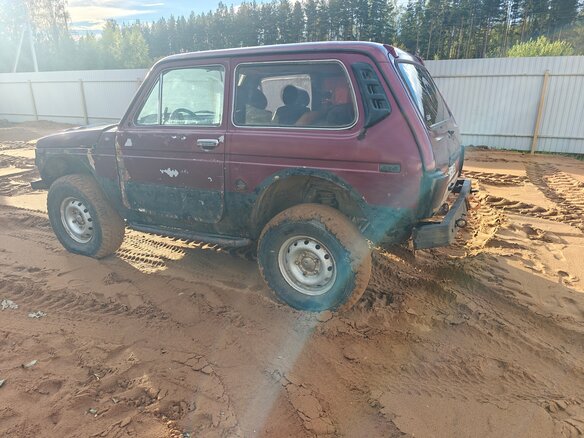 1996 Lada (ВАЗ) 2121 (4x4) I Рестайлинг, красный, 170000 рублей - вид 4