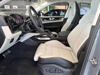 2025 Porsche Cayenne GTS Coupé III Рестайлинг, серый, 26640000 рублей, вид 2