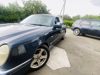 1997 Mercedes-Benz E-Класс 240 II (W210, S210), синий, 325000 рублей, вид 2