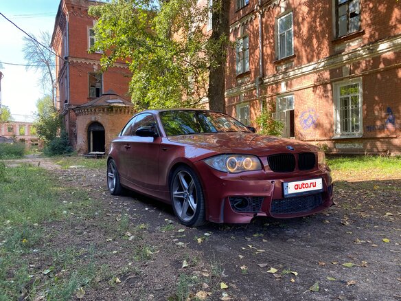 2008 BMW 1 серии 125i I (E81/E82/E87/E88) Рестайлинг, красный