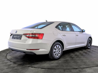 2019 Skoda Superb III, белый, 2385000 рублей, вид 5