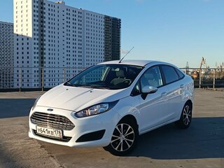 2016 Ford Fiesta Mk6 Рестайлинг, белый, 835000 рублей, вид 1