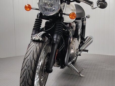 2016 Triumph Thruxton, белый, 939000 рублей, вид 3