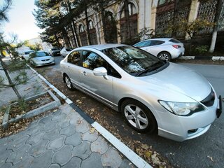 2008 Honda Civic VIII Рестайлинг, серебристый, 800000 рублей, вид 2
