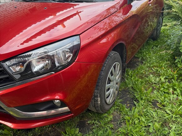 2021 Lada (ВАЗ) Vesta I, красный, 940000 рублей - вид 1