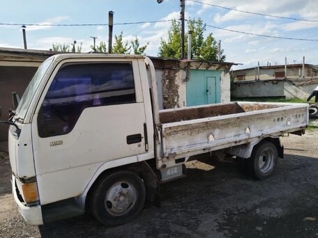 1990 Mitsubishi Minicab, белый, 525575 рублей, вид 4