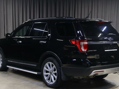 2018 Ford Explorer V Рестайлинг, чёрный, 2799000 рублей, вид 4