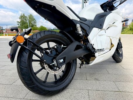 2026 Ducati Panigale S, белый, 460000 рублей, вид 4