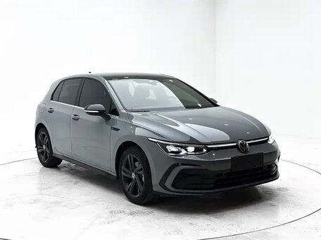 2022 Volkswagen Golf VIII, серый, 2000000 рублей, вид 3