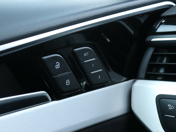 2023 Audi A4 45 TFSI V (B9) Рестайлинг, чёрный - вид 24