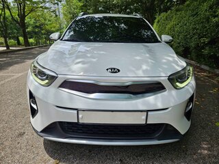 2020 Kia Stonic I, белый, 1201000 рублей, вид 2