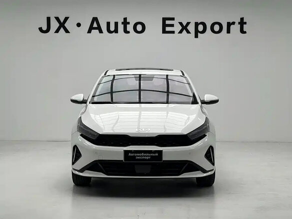 2023 Kia K3 II (China Market) Рестайлинг, белый, 1641255 рублей - вид 4