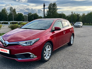 2016 Toyota Auris II Рестайлинг, красный, 970000 рублей, вид 1