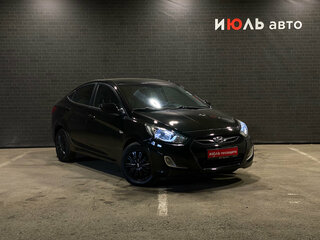 2013 Hyundai Solaris I, чёрный, 830000 рублей, вид 3