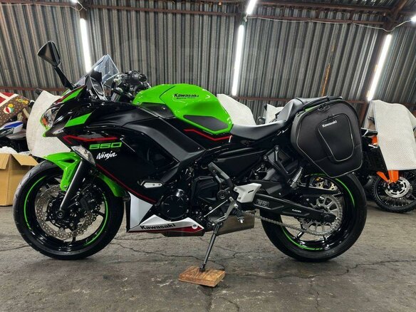 2021 Kawasaki Ninja 650, зелёный, 880000 рублей - вид 4