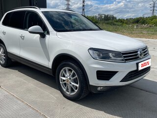 2015 Volkswagen Touareg II Рестайлинг, белый, 2780000 рублей, вид 2