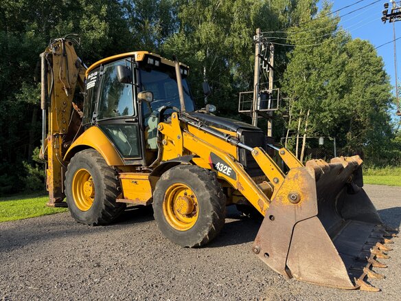 2011 Caterpillar 432, 6800000 рублей - вид 1