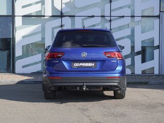2020 Volkswagen Tiguan II, синий, 2545000 рублей, вид 4