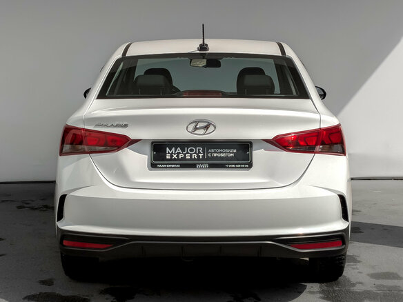 2022 Hyundai Solaris II Рестайлинг, белый, 1499000 рублей - вид 5
