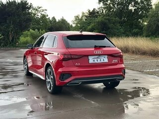 2023 Audi A3 Sportback 35 TFSI IV (8Y), красный, 1780000 рублей, вид 3